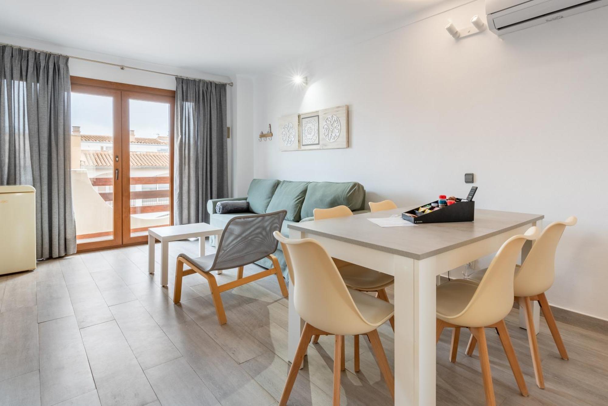 Apartamentos Estanques Colonia de Sant Jordi Exterior photo