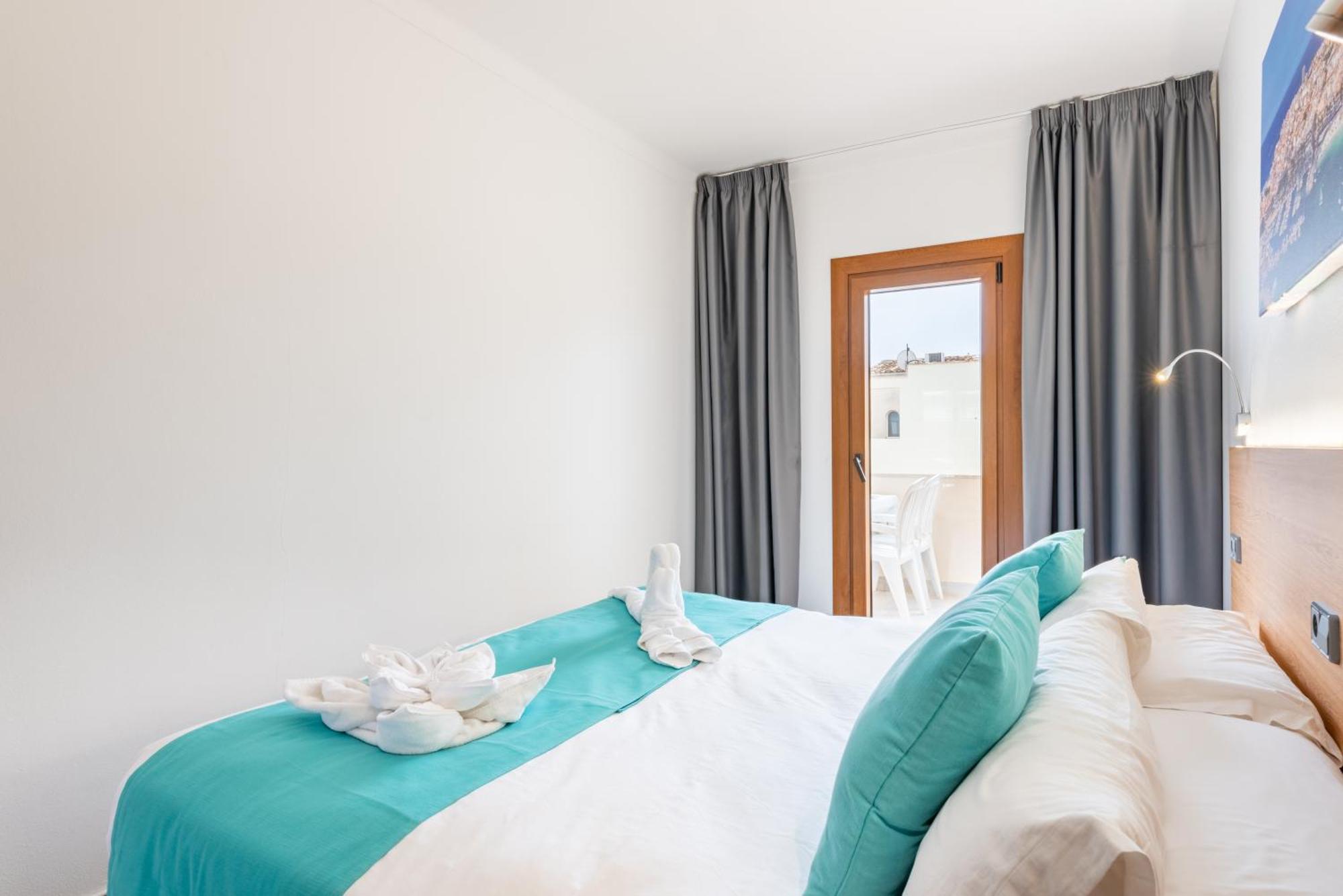 Apartamentos Estanques Colonia de Sant Jordi Exterior photo